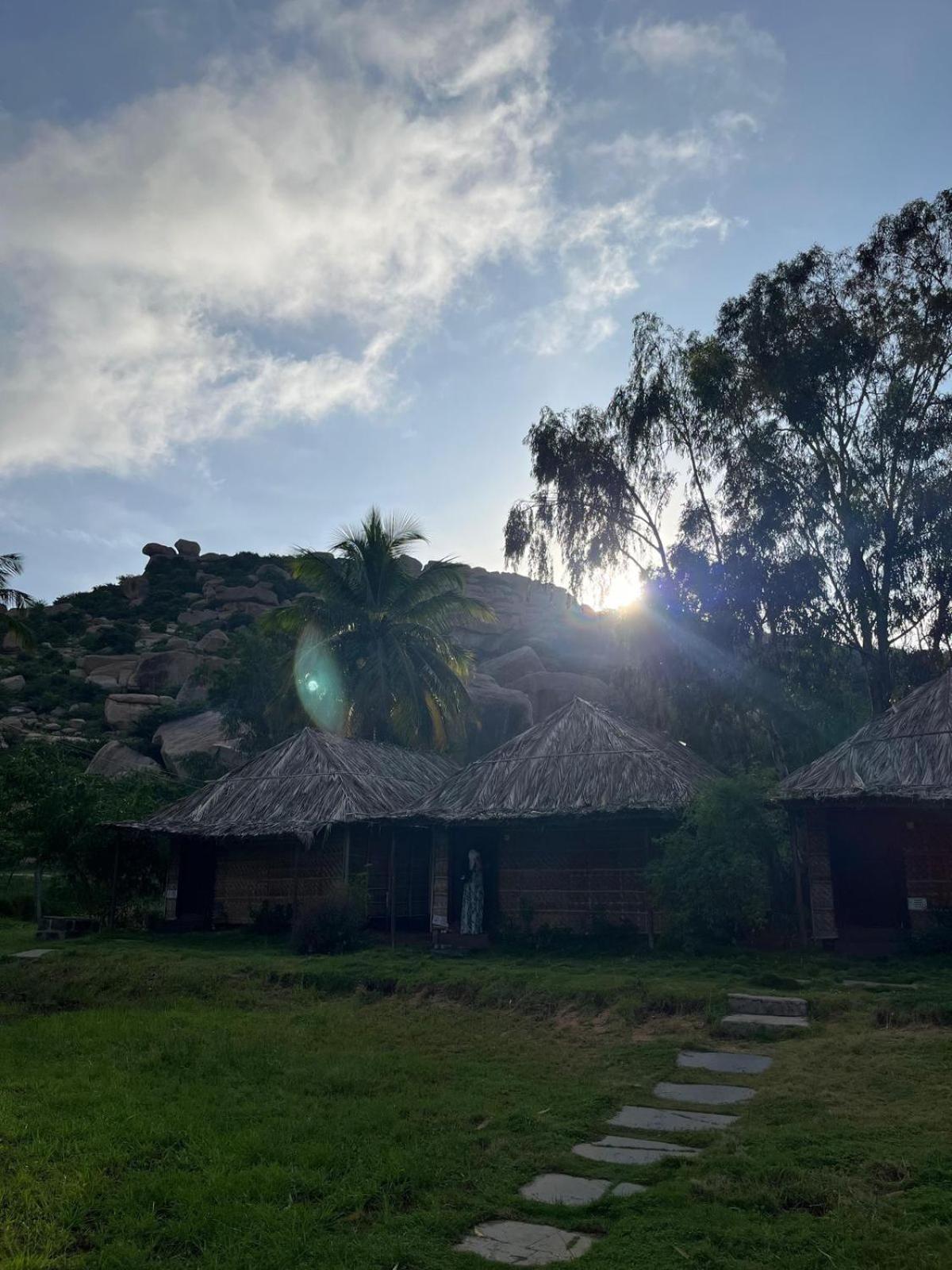 Banana Tree Home Stay Hampi Eksteriør bilde